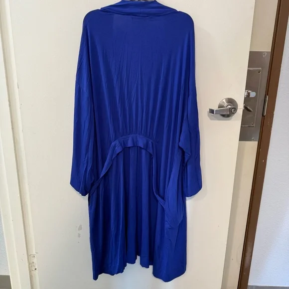 Short Robe - Picture 3 of 3